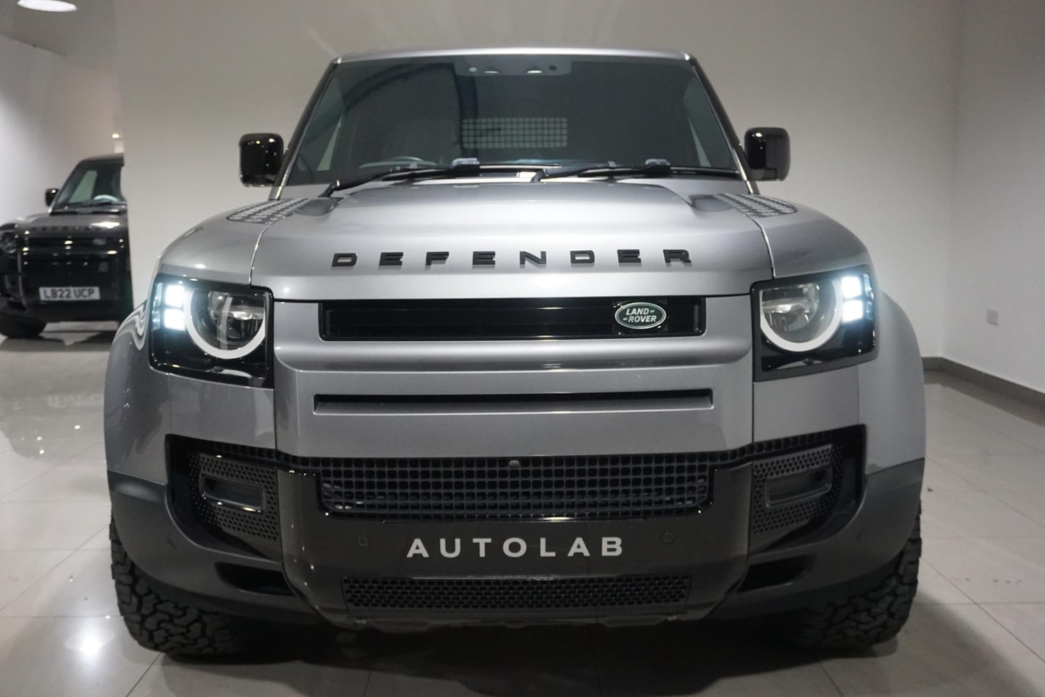 Used Land Rover Defender 110 for sale - 76476480: Photo 18