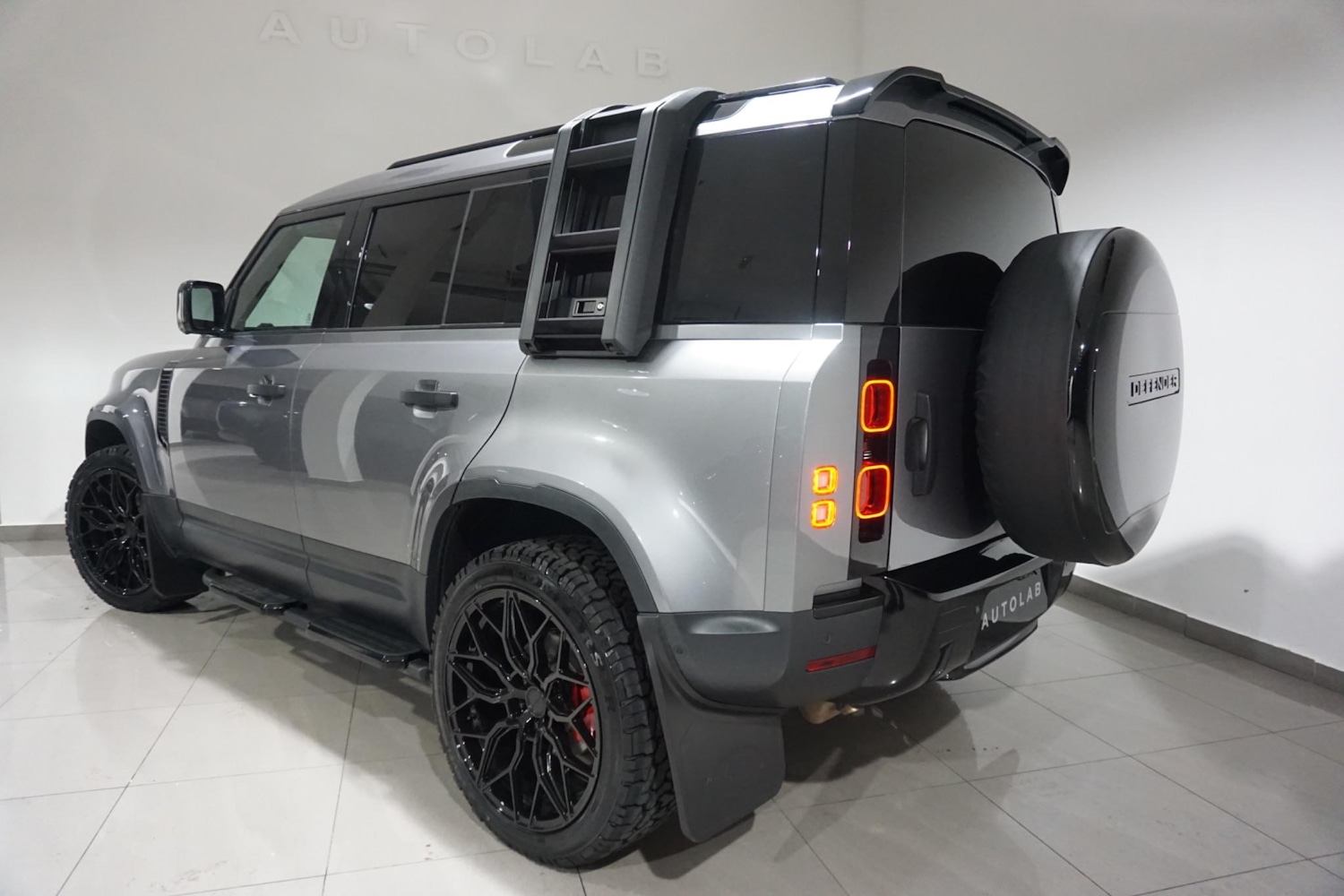 Used Land Rover Defender 110 for sale - 76476480: Photo 20