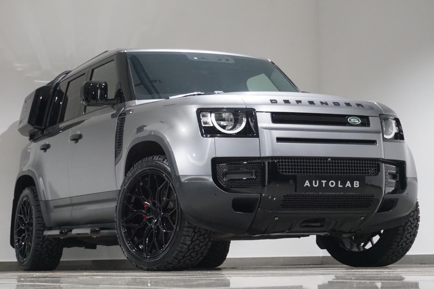 Used Land Rover Defender 110 for sale - 76476480: Photo 23