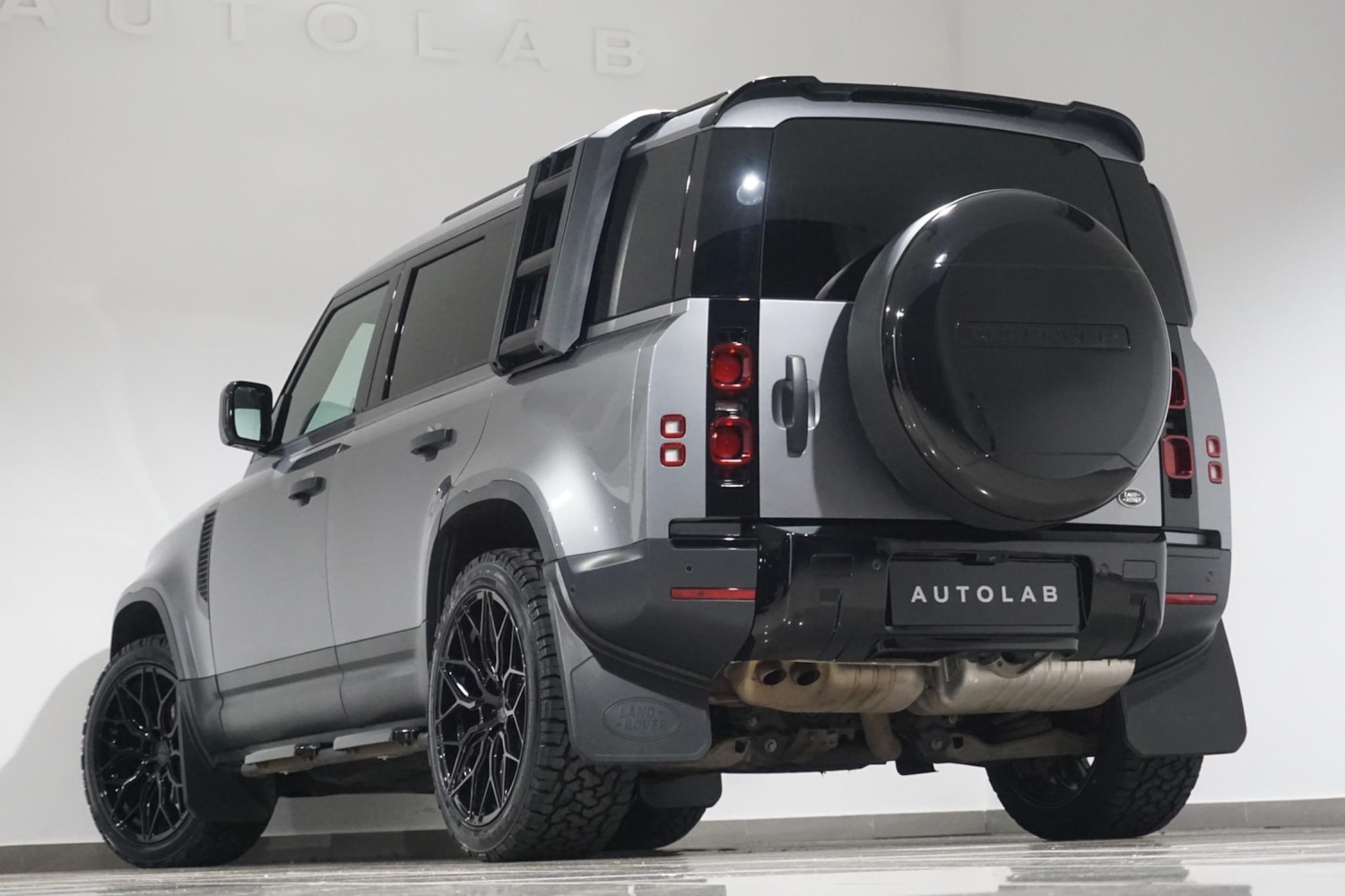 Used Land Rover Defender 110 for sale - 76476480: Photo 24