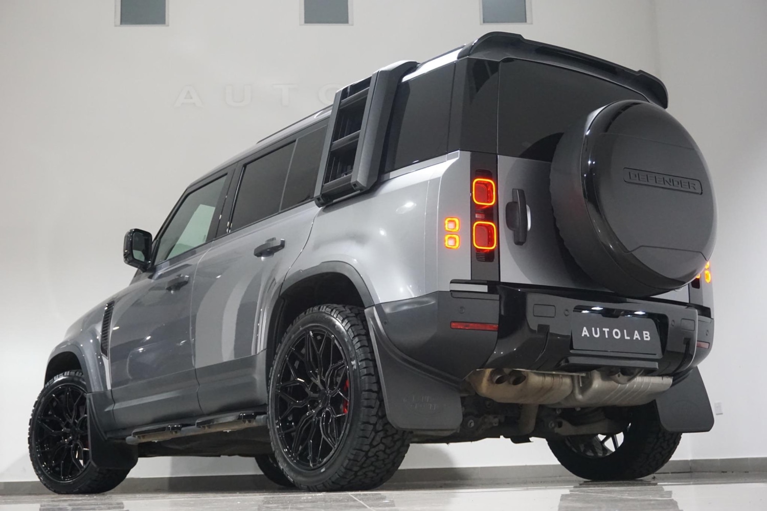 Used Land Rover Defender 110 for sale - 76476480: Photo 29