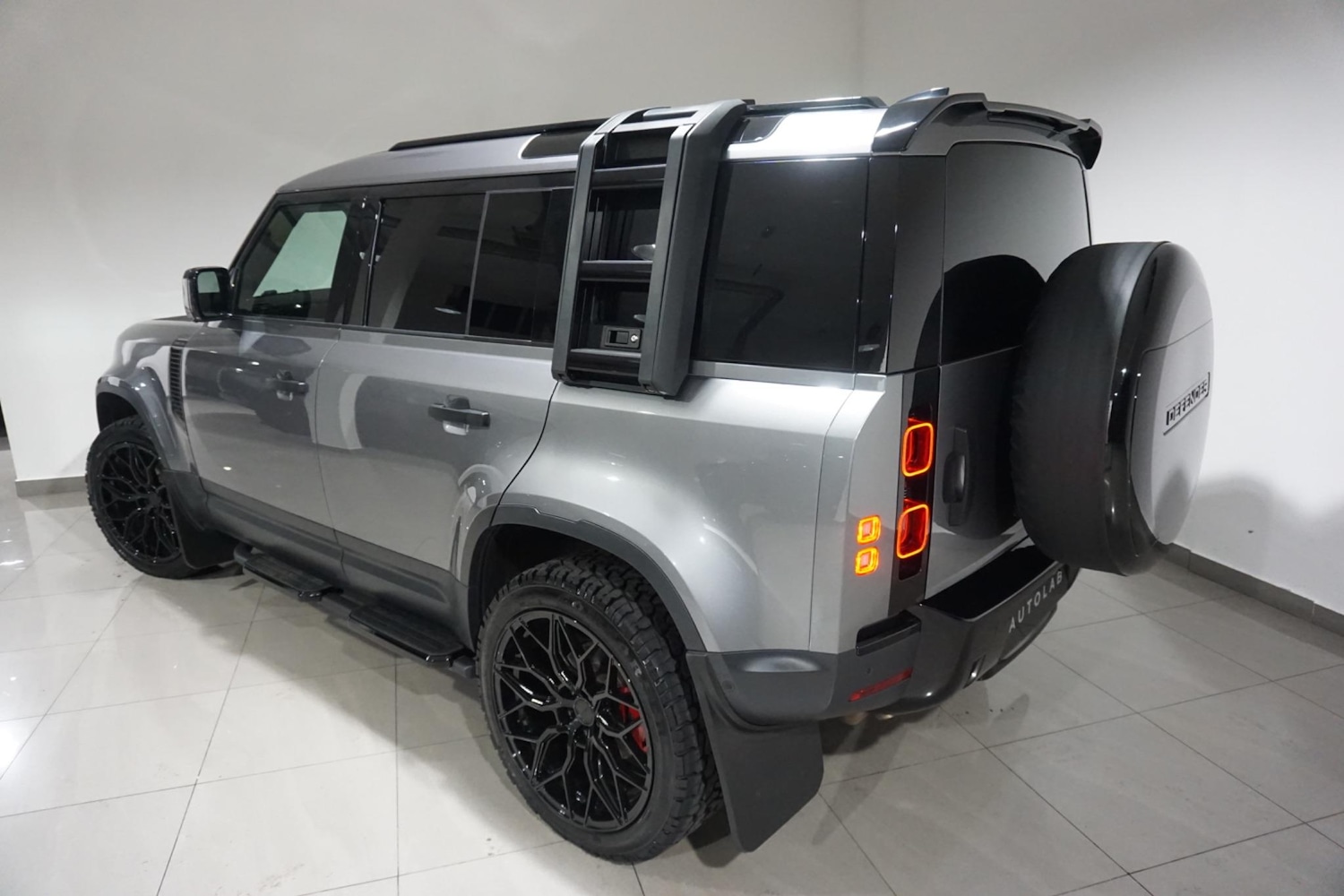 Used Land Rover Defender 110 for sale - 76476480: Photo 31