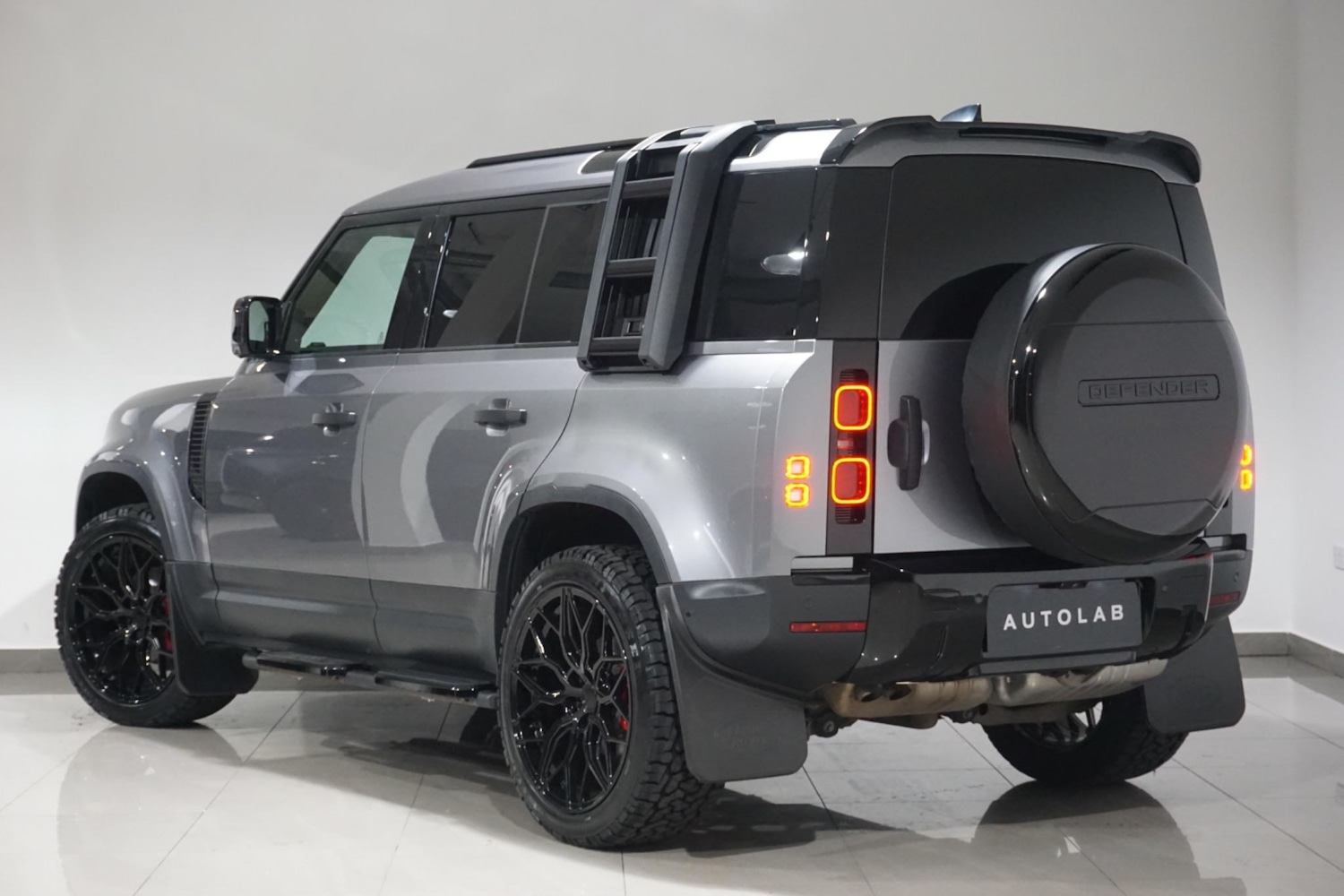 Used Land Rover Defender 110 for sale - 76476480: Photo 33