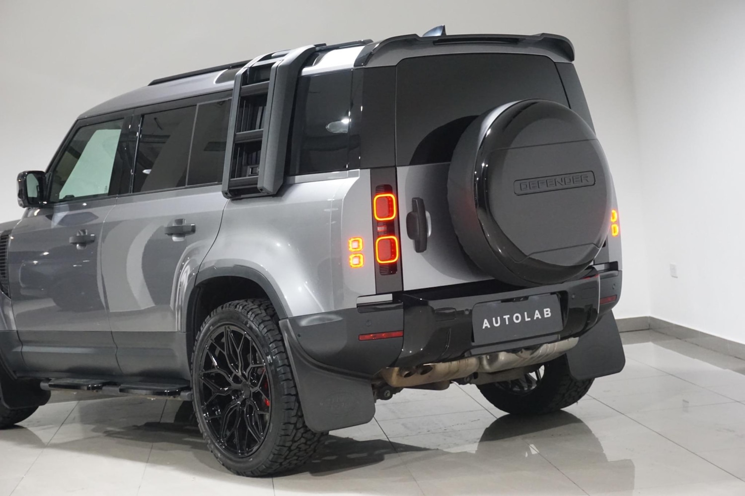 Used Land Rover Defender 110 for sale - 76476480: Photo 35