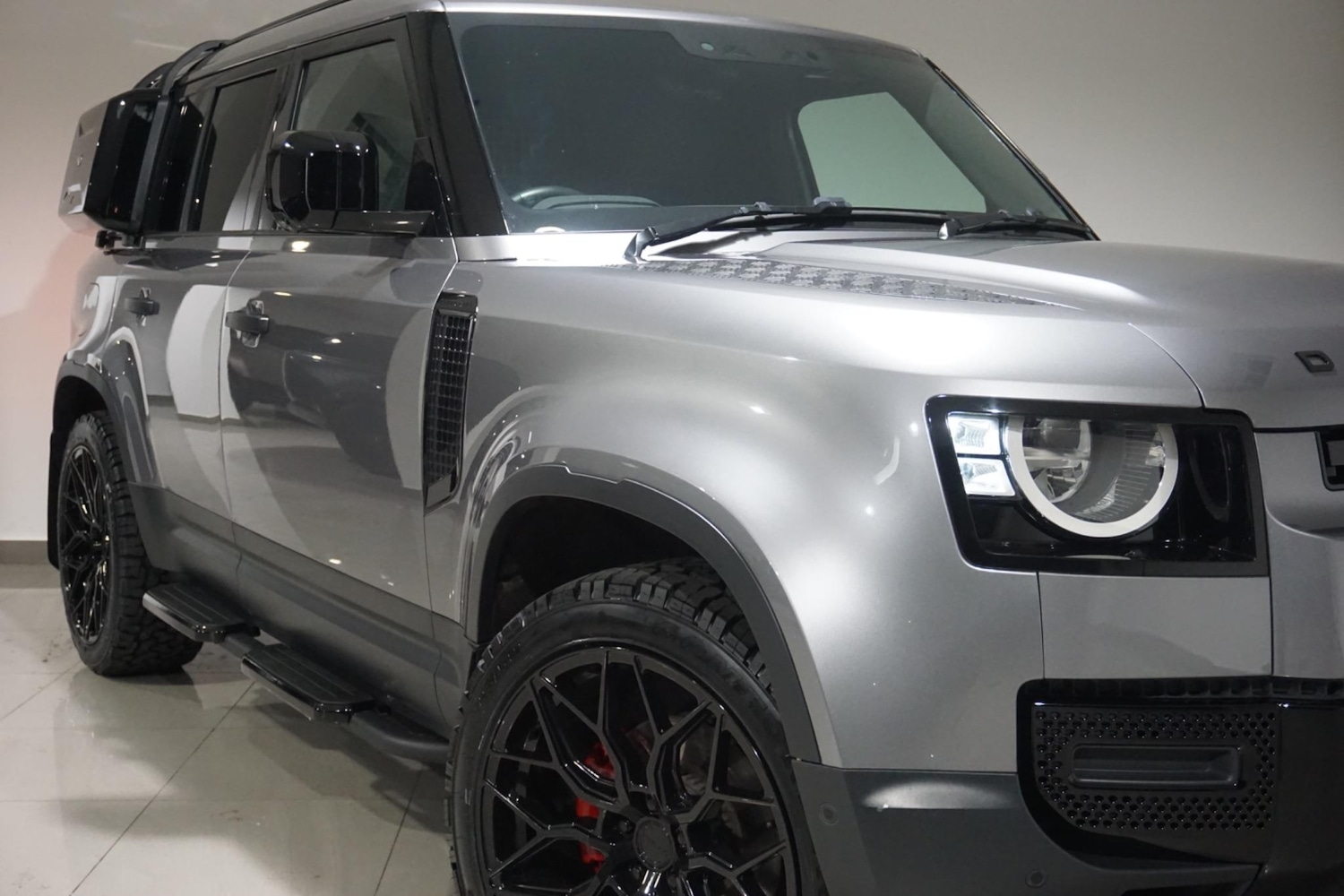 Used Land Rover Defender 110 for sale - 76476480: Photo 44