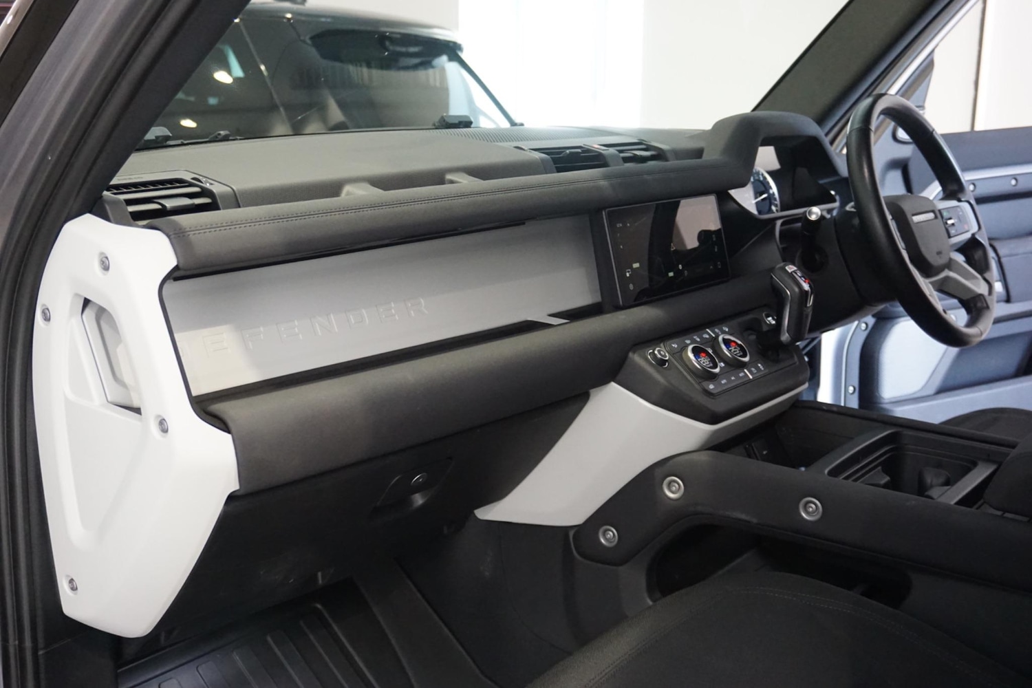 Used Land Rover Defender 110 for sale - 76476480: Photo 48