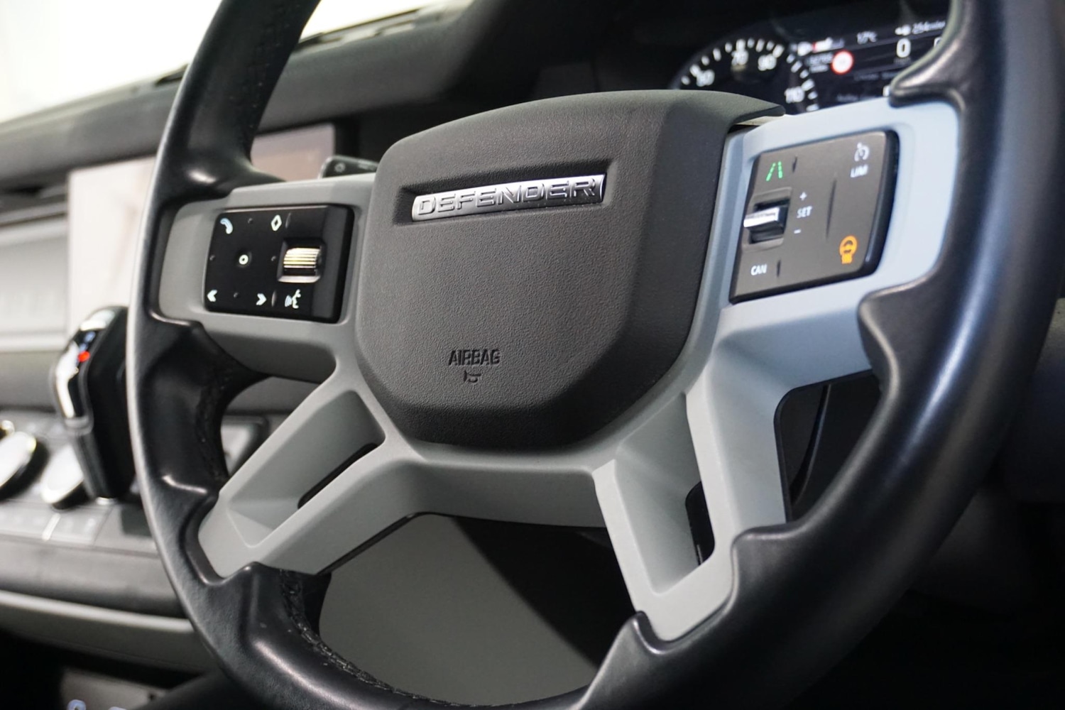 Used Land Rover Defender 110 for sale - 76476480: Photo 50