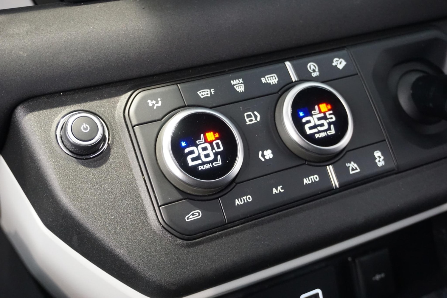 Used Land Rover Defender 110 for sale - 76476480: Photo 55