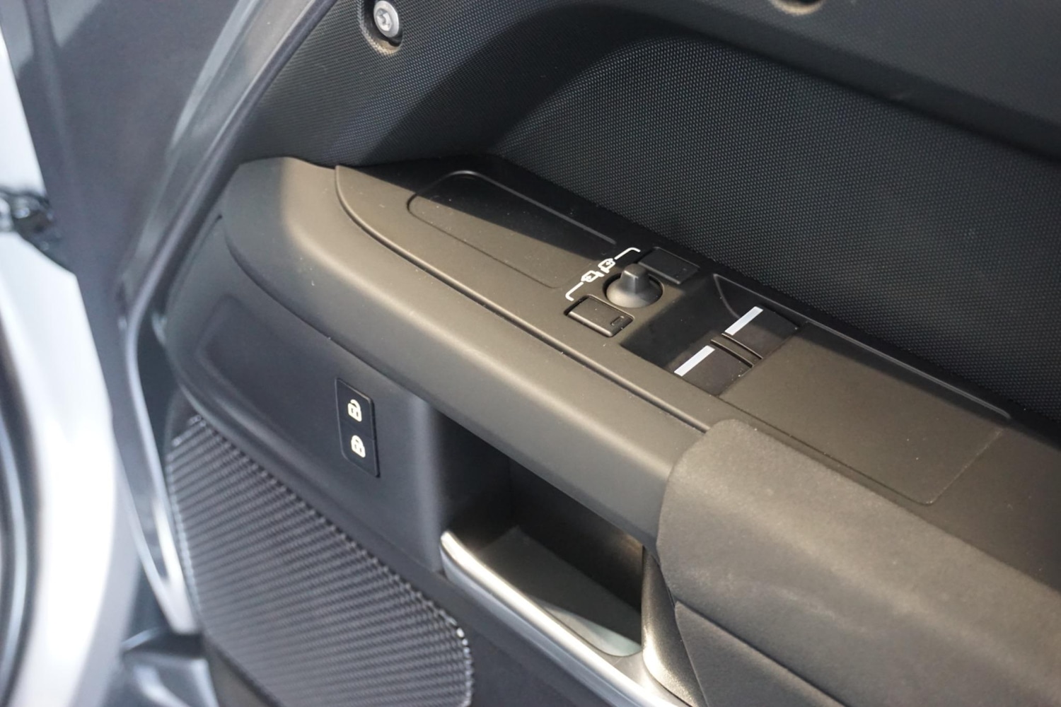 Used Land Rover Defender 110 for sale - 76476480: Photo 56