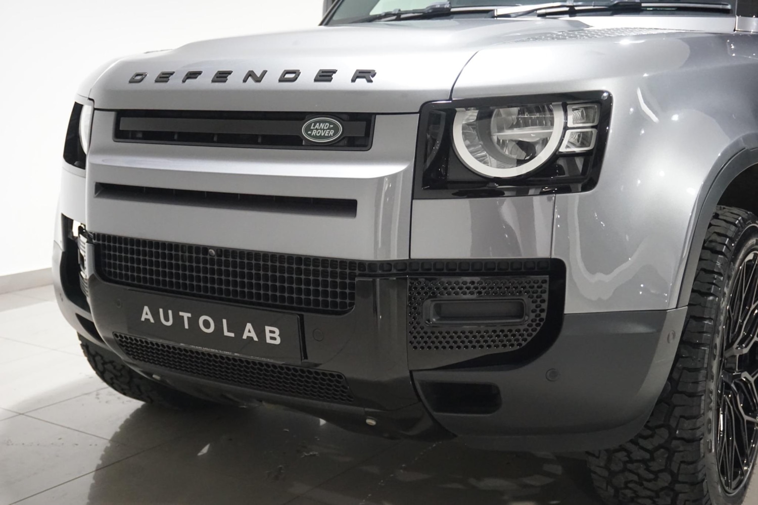 Used Land Rover Defender 110 for sale - 76476480: Photo 57