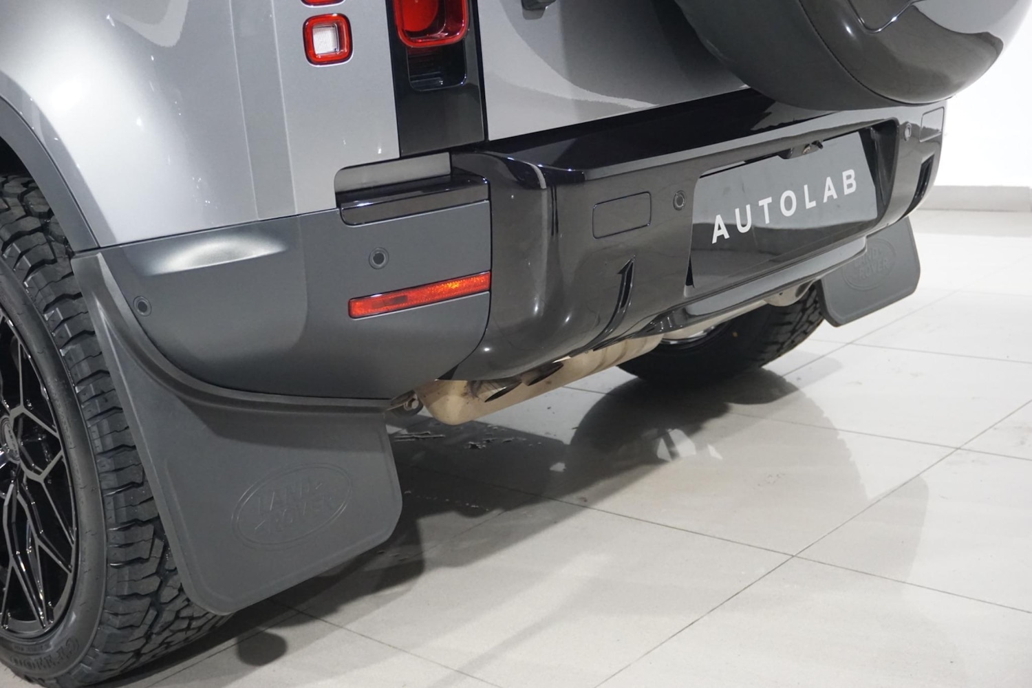 Used Land Rover Defender 110 for sale - 76476480: Photo 60