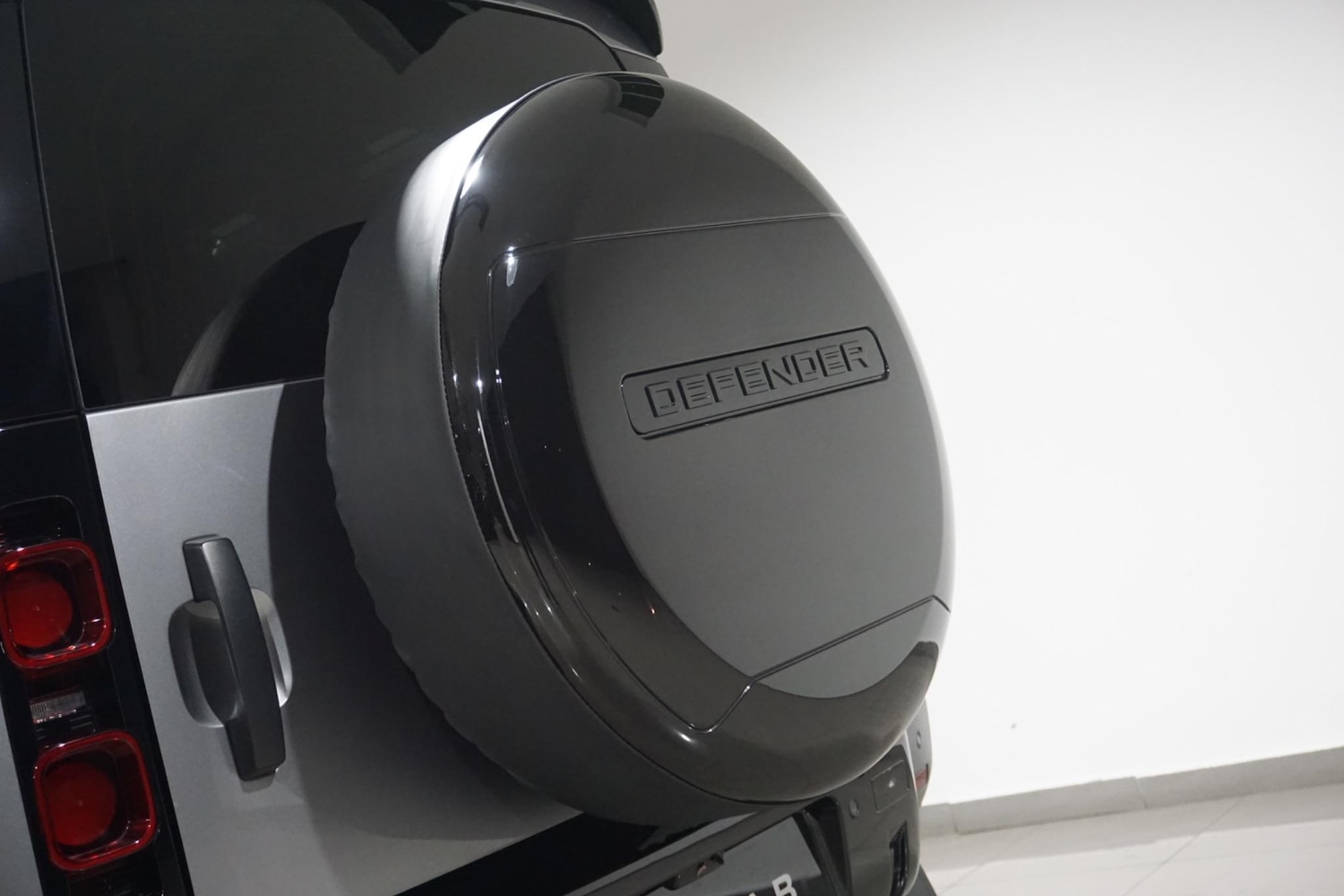 Used Land Rover Defender 110 for sale - 76476480: Photo 64