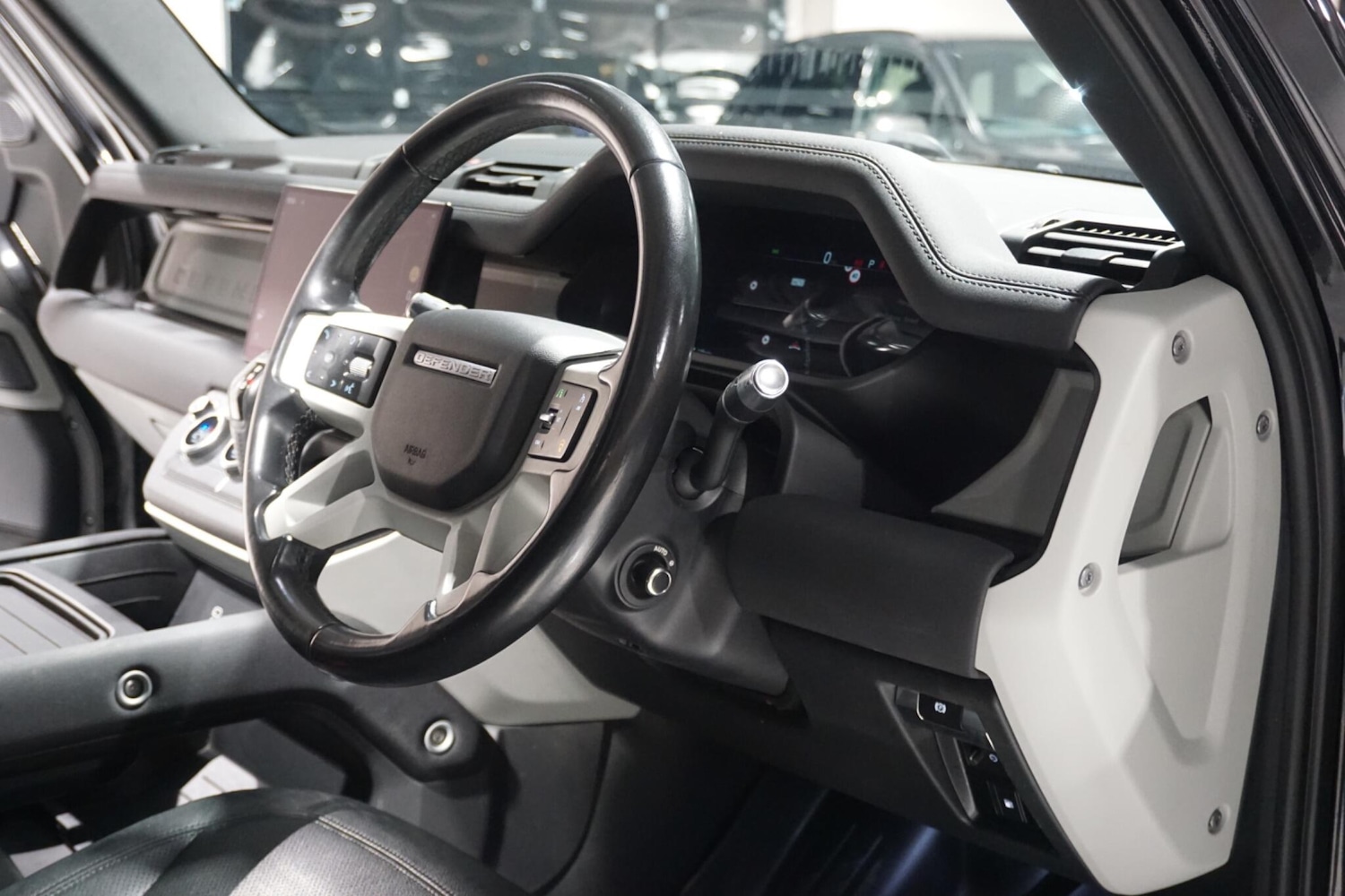 Used Land Rover Defender 2021 for sale - 76935948: Photo 14