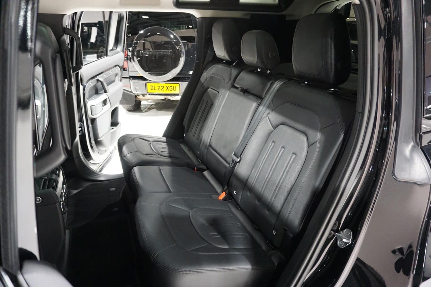 Used Land Rover Defender 2021 for sale - 76935948: Photo 15