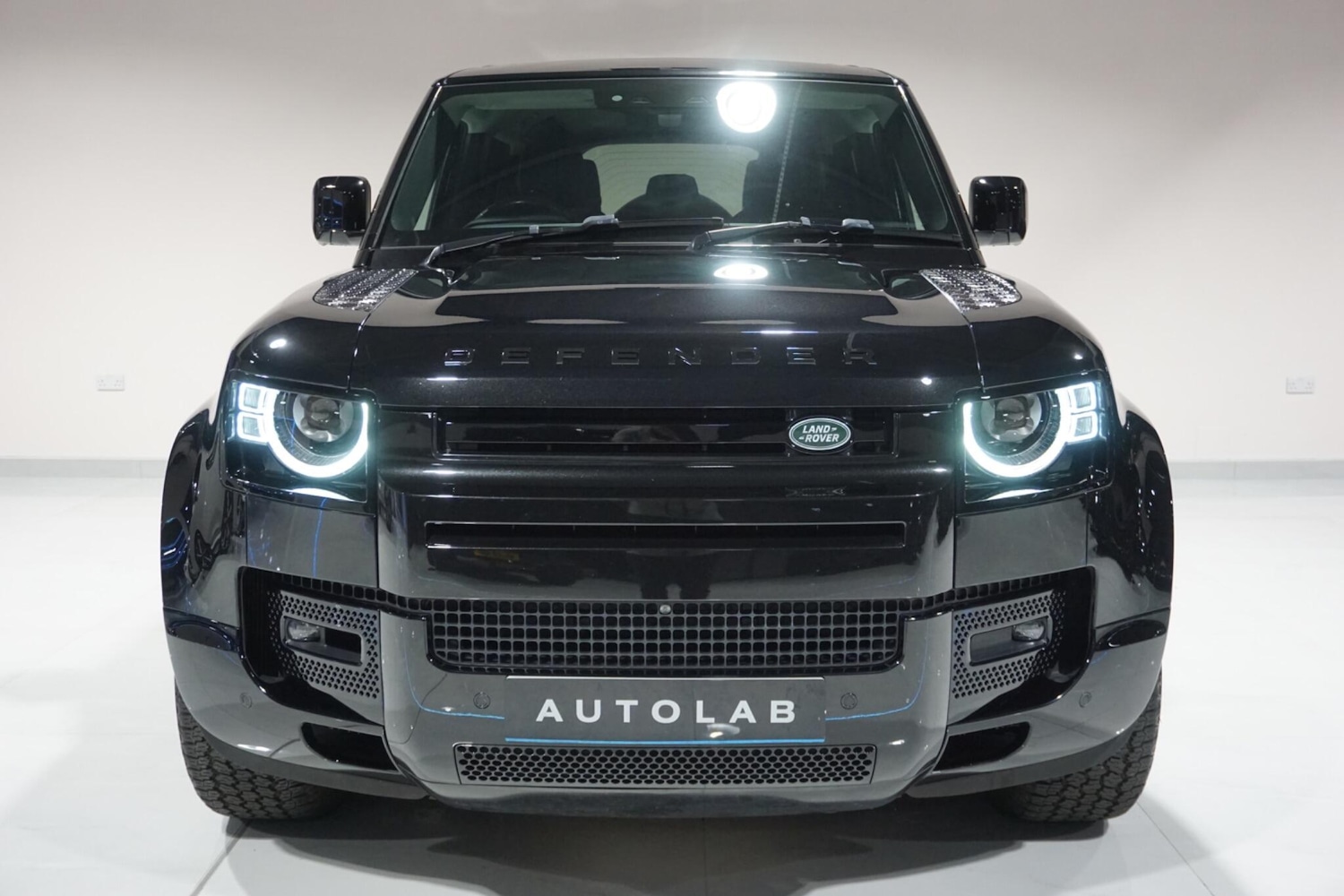 Used Land Rover Defender 2021 for sale - 76935948: Photo 25