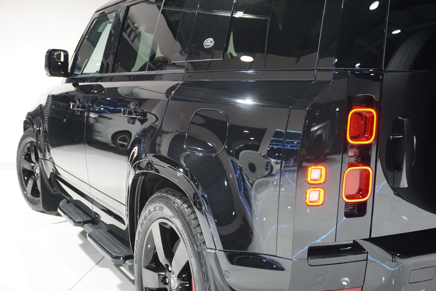 Used Land Rover Defender 2021 for sale - 76935948: Photo 46