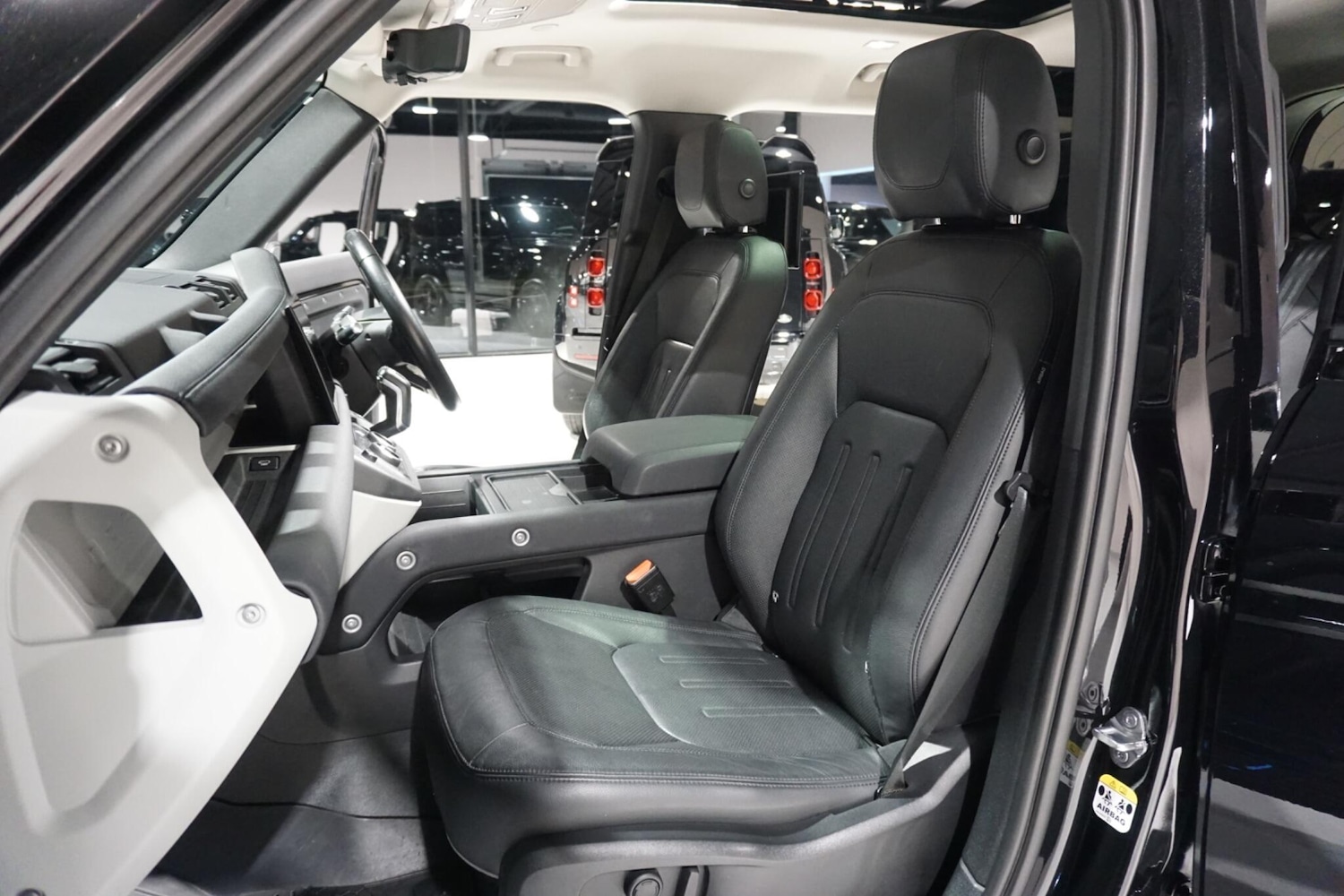 Used Land Rover Defender 2021 for sale - 76935948: Photo 48