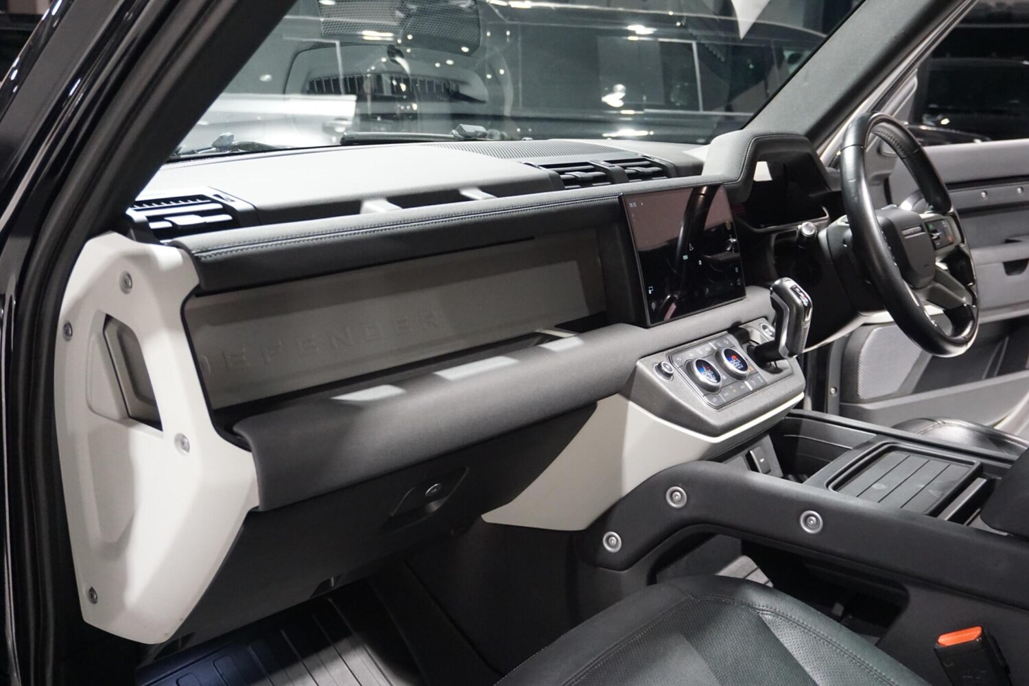 Used Land Rover Defender 2021 for sale - 76935948: Photo 49