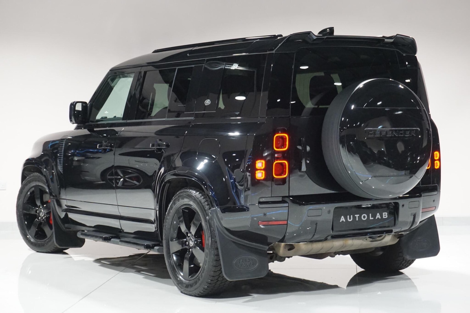 Used Land Rover Defender 2021 for sale - 76935948: Photo 6