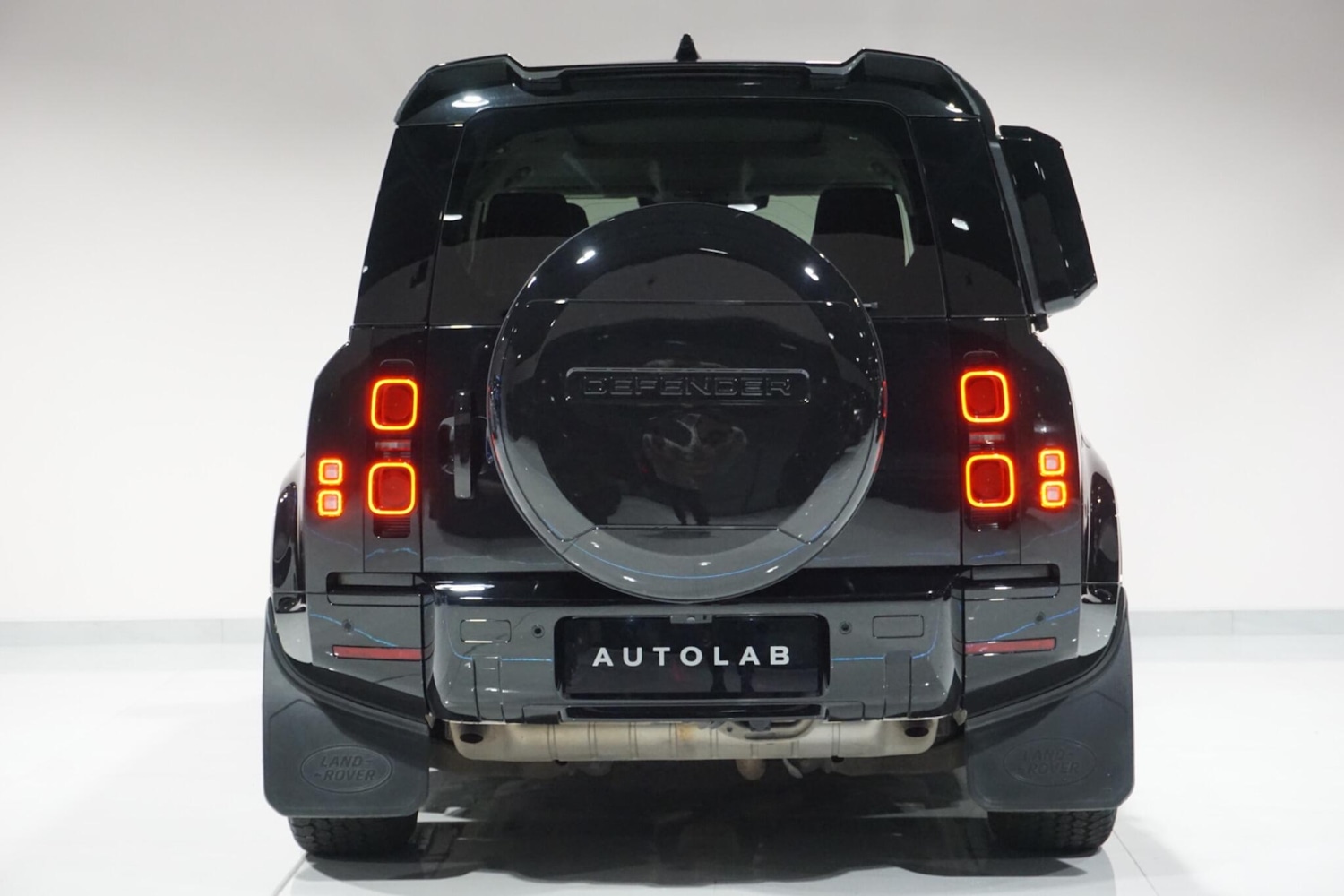 Used Land Rover Defender 2021 for sale - 76935948: Photo 8