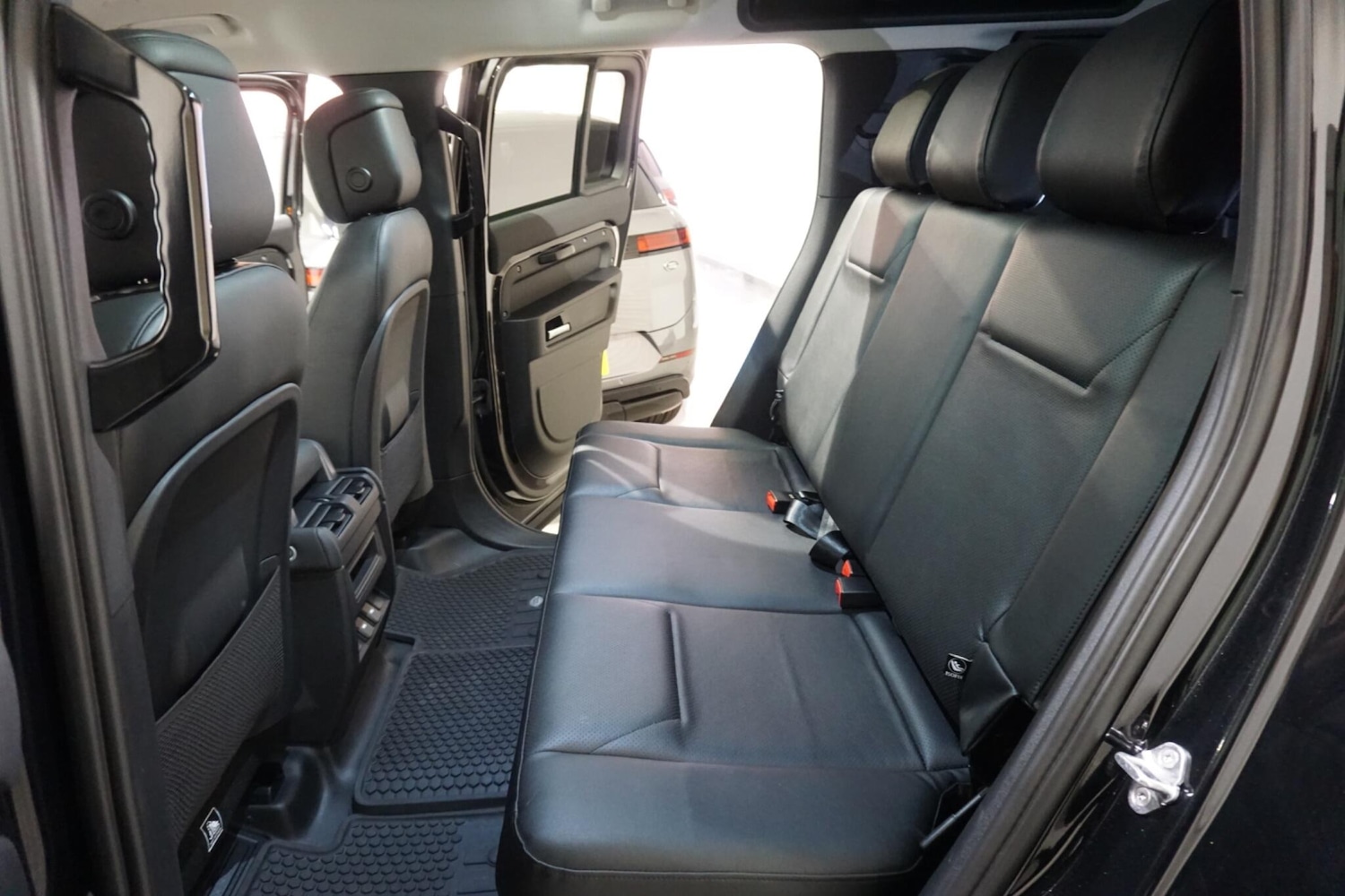 Used Land Rover Defender 2023 for sale - 76700836: Photo 13