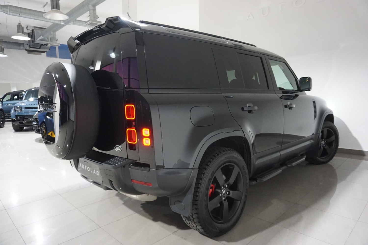 Used Land Rover Defender 2023 for sale - 76700836: Photo 26