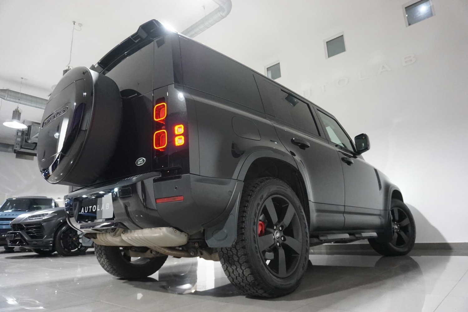 Used Land Rover Defender 2023 for sale - 76700836: Photo 30