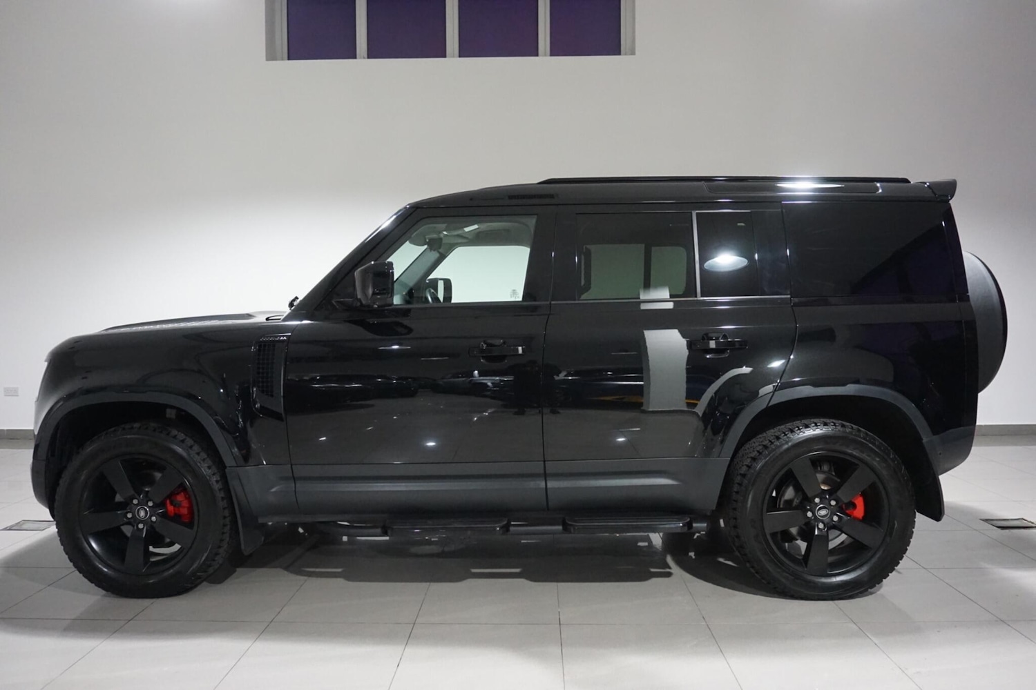 Used Land Rover Defender 2023 for sale - 76700836: Photo 32