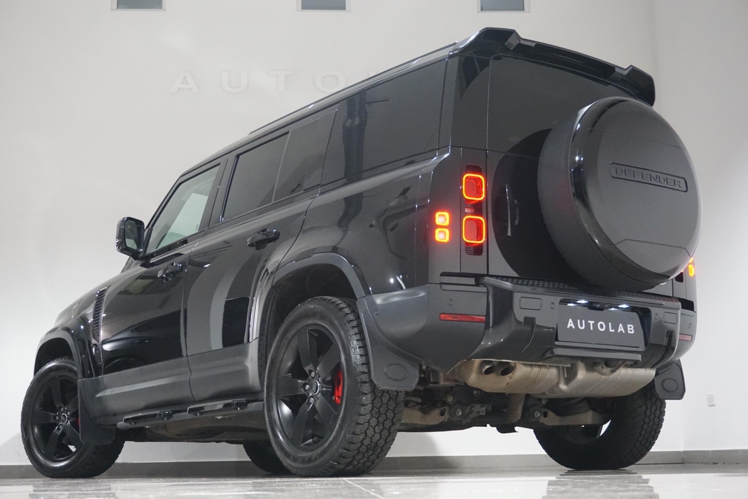 Used Land Rover Defender 2023 for sale - 76700836: Photo 33