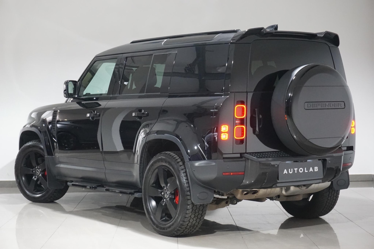 Used Land Rover Defender 2023 for sale - 76700836: Photo 37