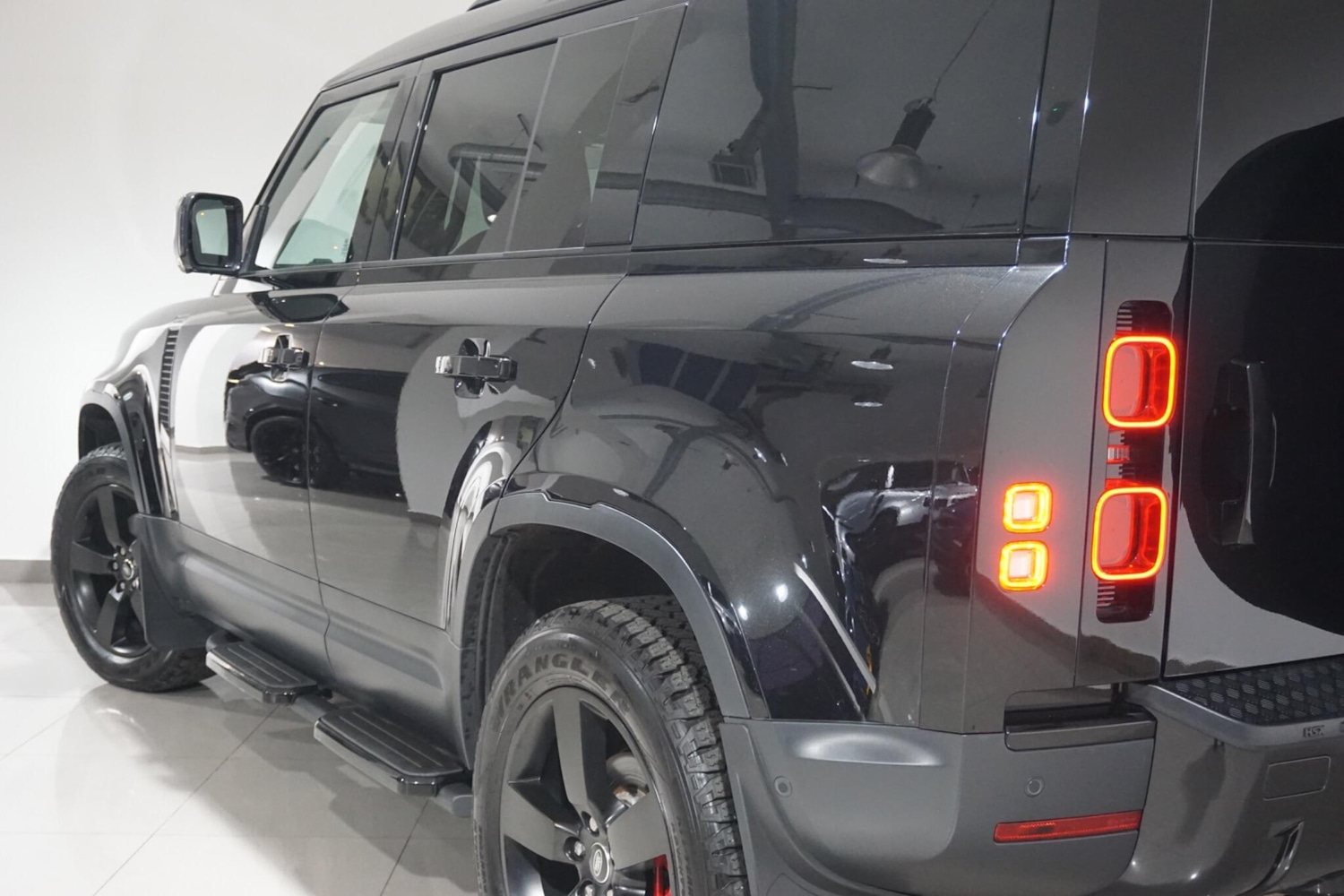 Used Land Rover Defender 2023 for sale - 76700836: Photo 49