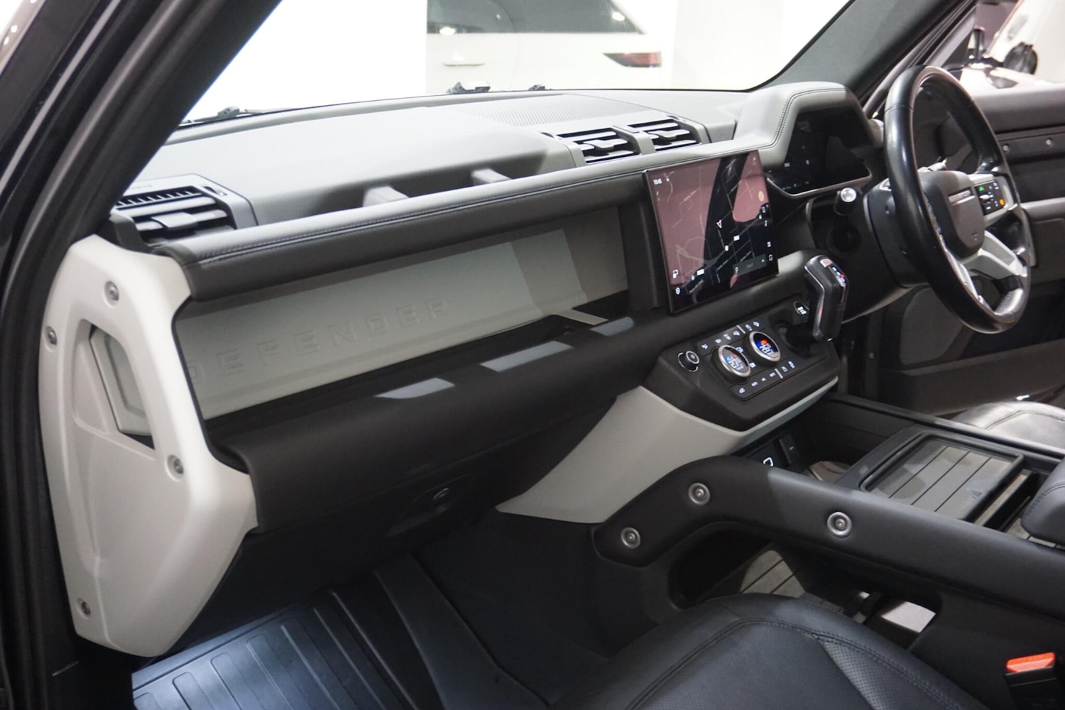 Used Land Rover Defender 2023 for sale - 76700836: Photo 52