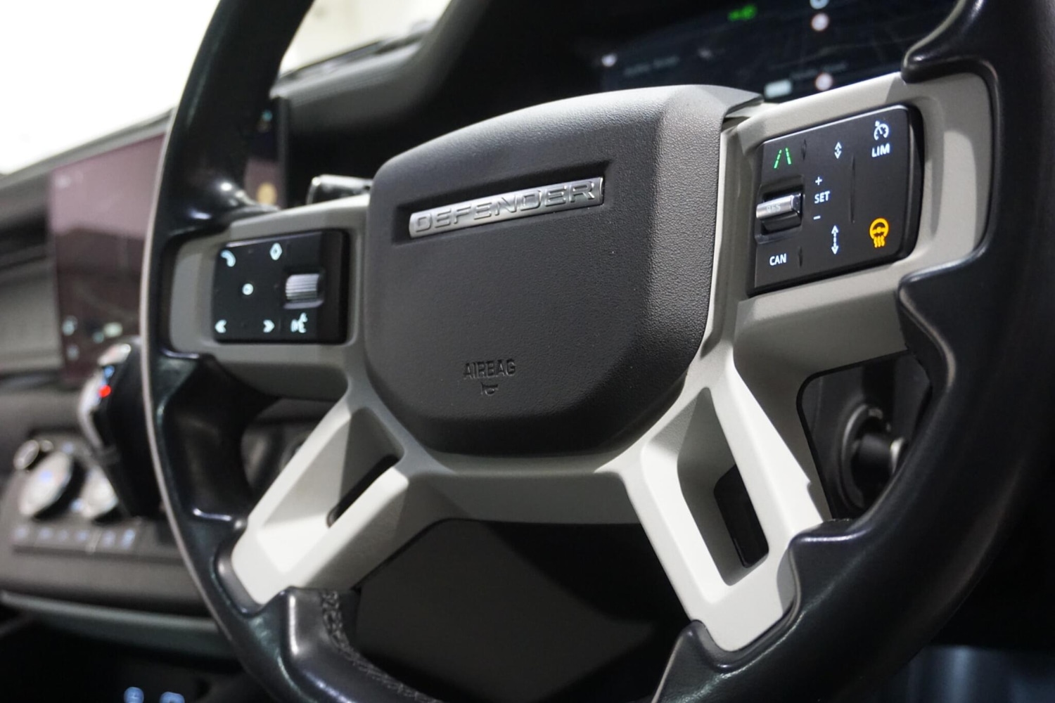 Used Land Rover Defender 2023 for sale - 76700836: Photo 55