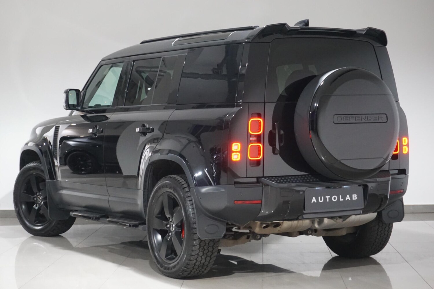 Used Land Rover Defender 2023 for sale - 76700836: Photo 6