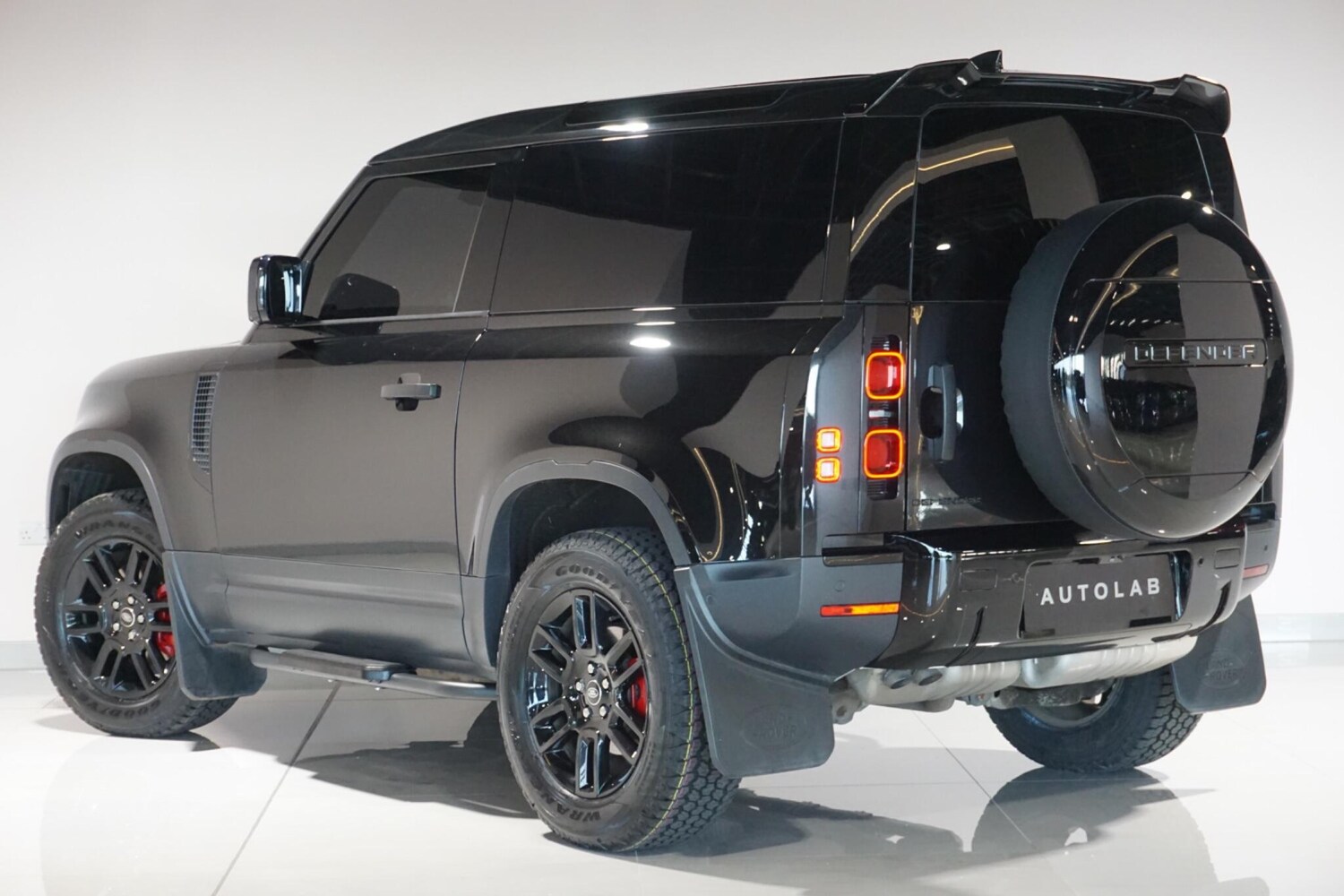 Used Land Rover Defender 90 for sale - 77957368: Photo 32