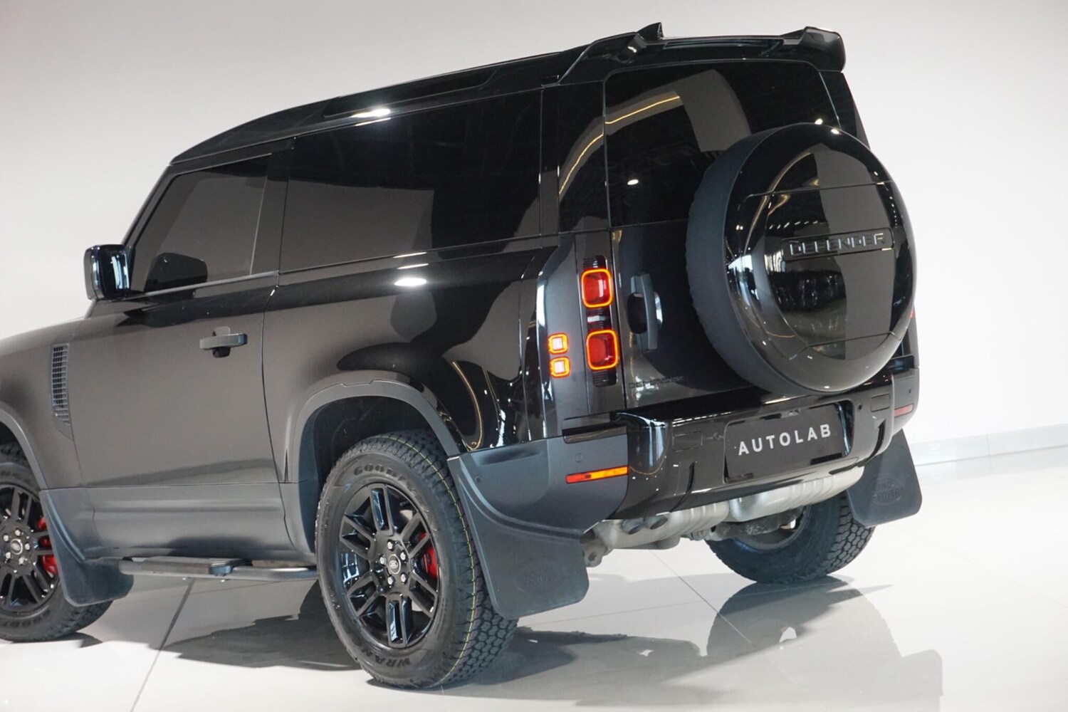 Used Land Rover Defender 90 for sale - 77957368: Photo 34