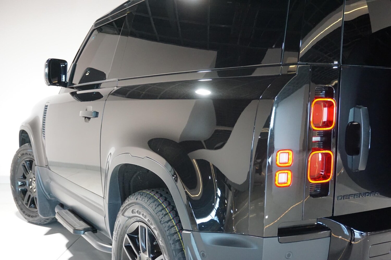 Used Land Rover Defender 90 for sale - 77957368: Photo 44