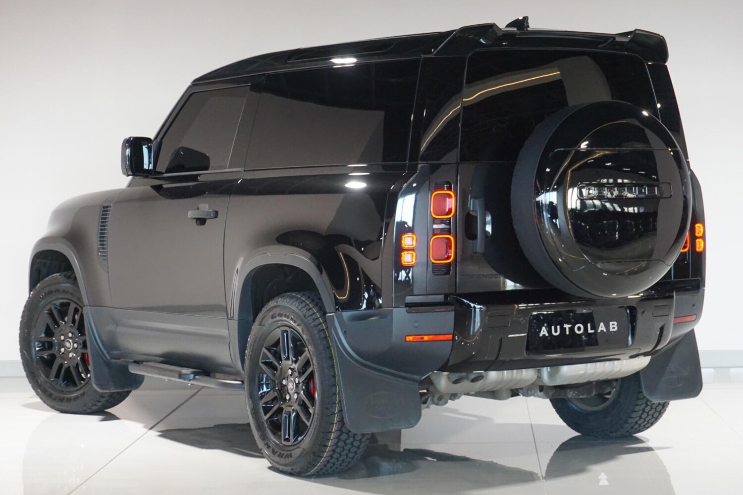 Used Land Rover Defender 90 for sale - 77957368: Photo 6