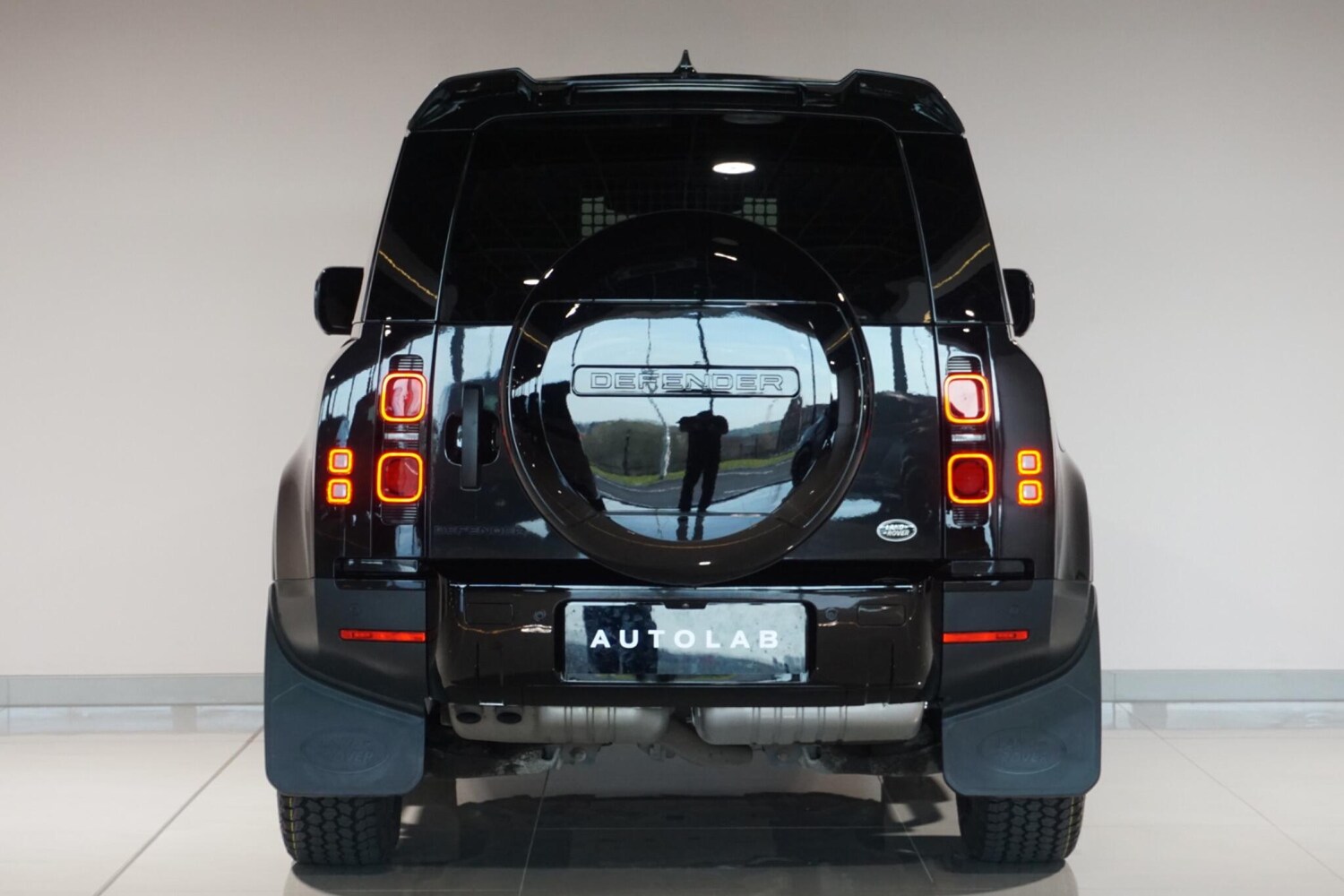 Used Land Rover Defender 90 for sale - 77957368: Photo 8