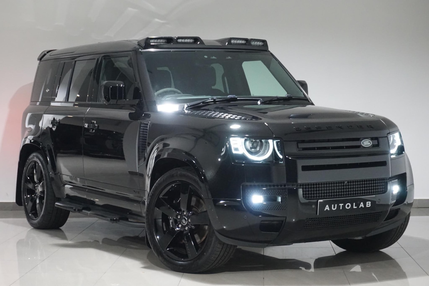 Used Land Rover Defender 110 for sale - 76476488: Photo 1