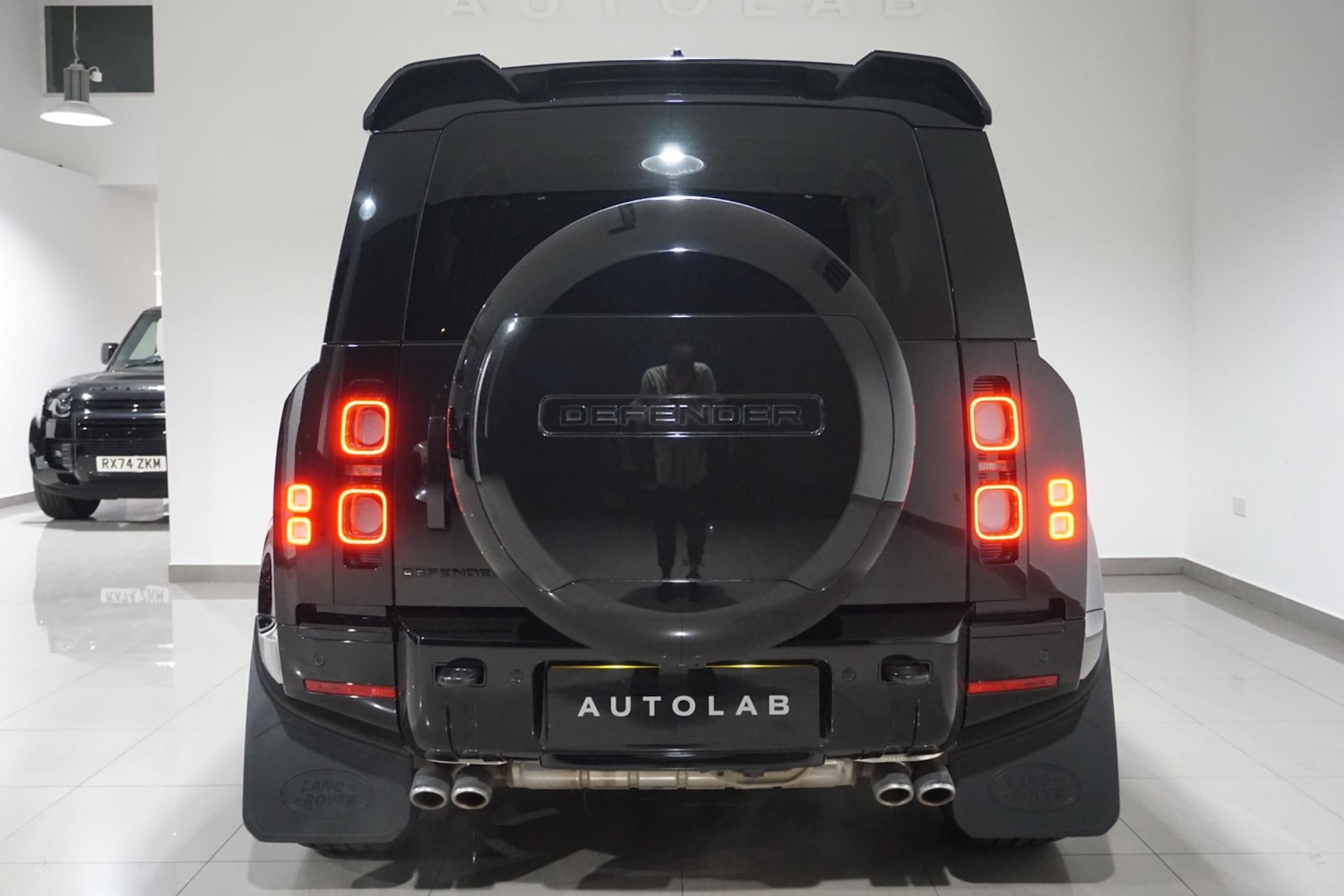 Used Land Rover Defender 110 for sale - 76476488: Photo 31