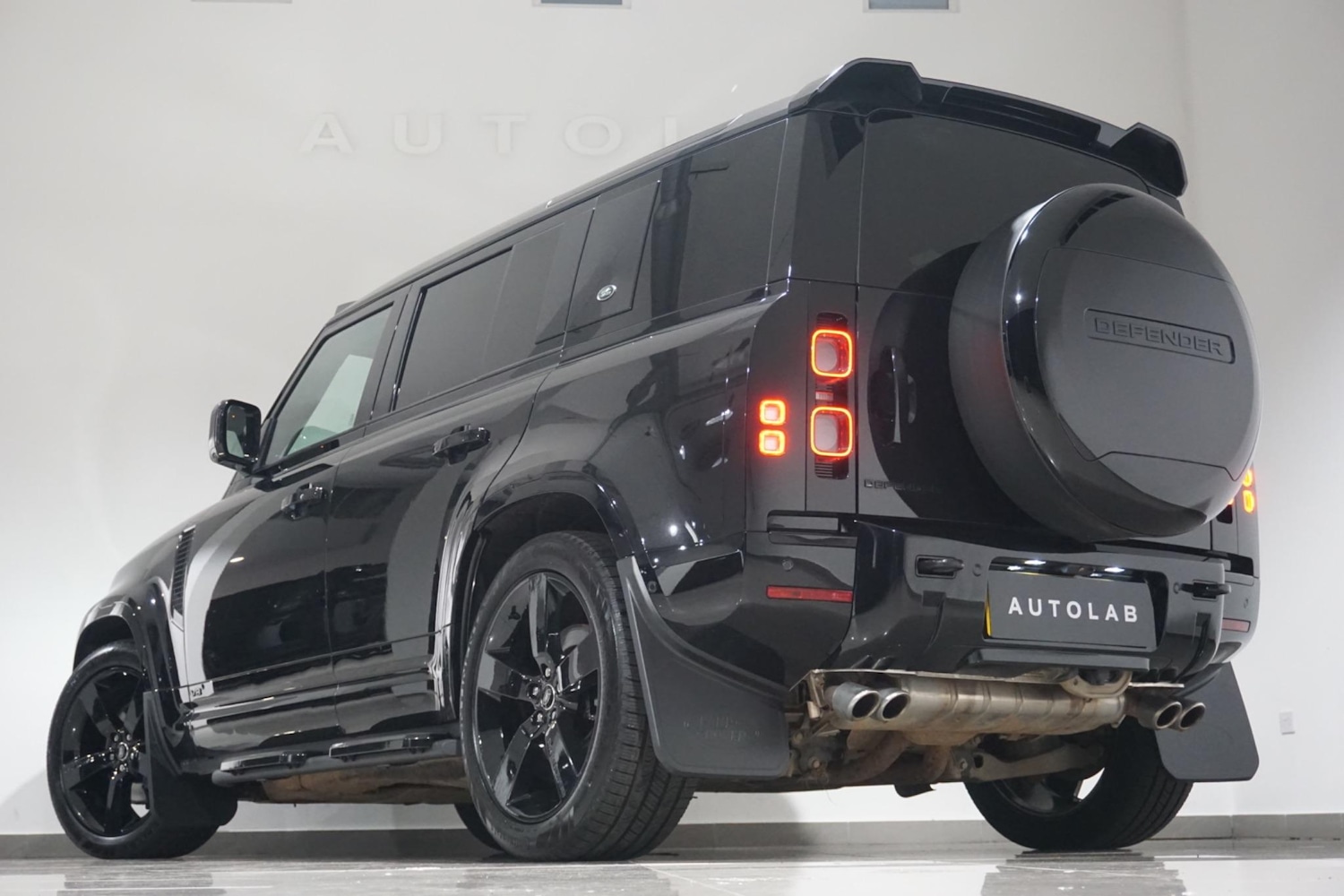 Used Land Rover Defender 110 for sale - 76476488: Photo 39