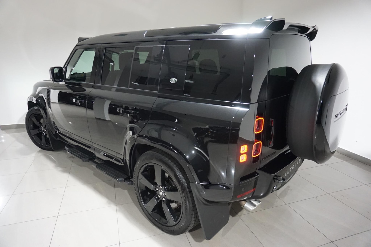Used Land Rover Defender 110 for sale - 76476488: Photo 41