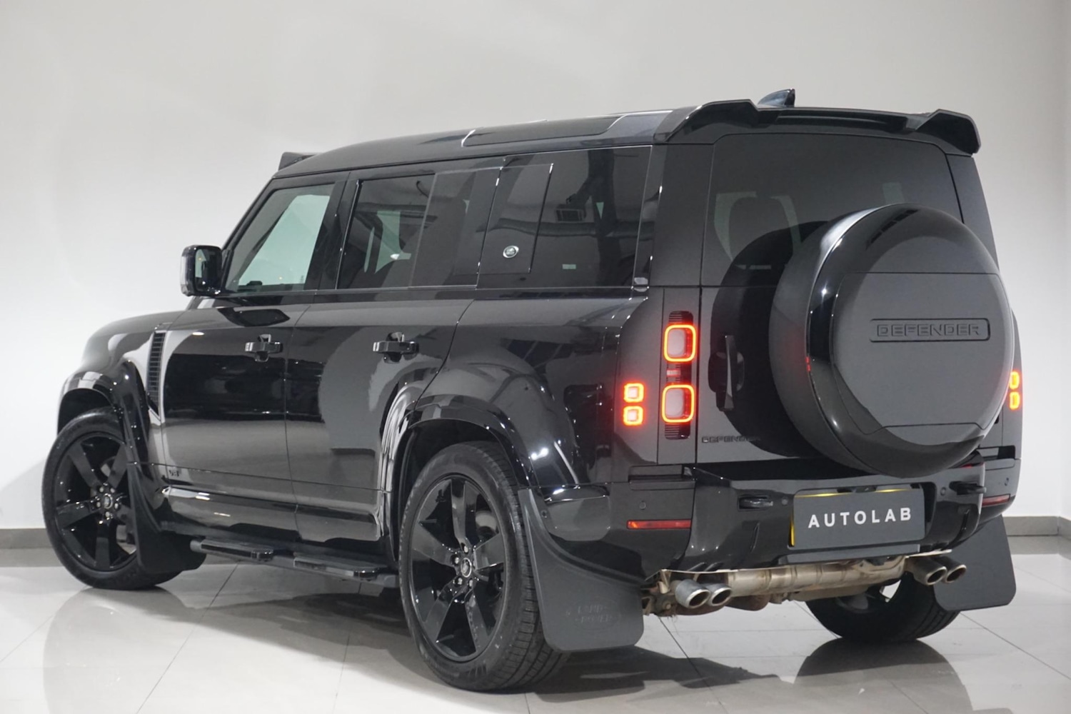 Used Land Rover Defender 110 for sale - 76476488: Photo 43