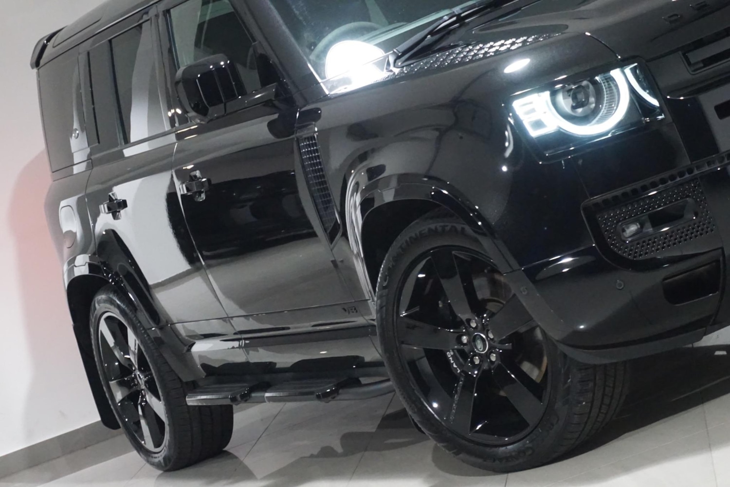 Used Land Rover Defender 110 for sale - 76476488: Photo 46