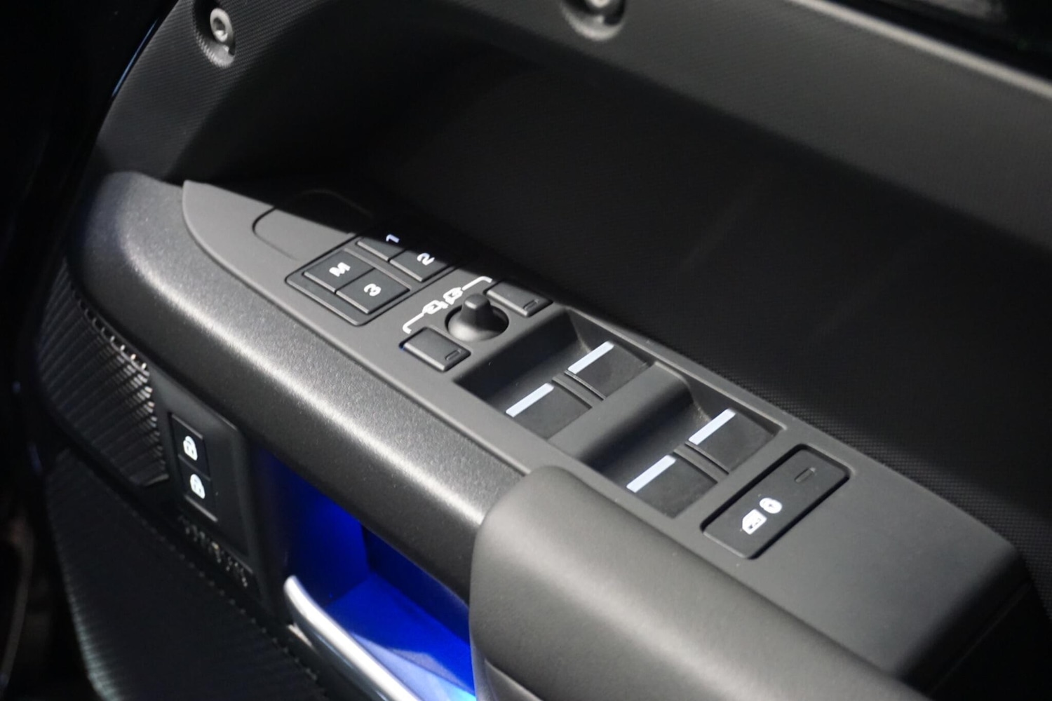 Used Land Rover Defender 110 for sale - 76476488: Photo 70