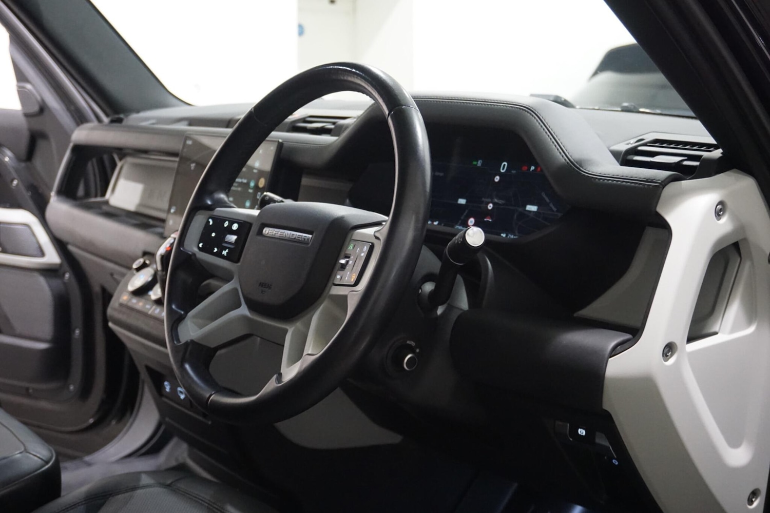 Used Land Rover Defender 110 for sale - 76989222: Photo 11