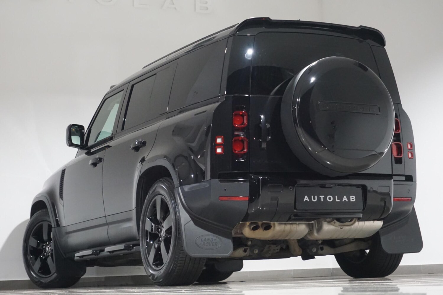 Used Land Rover Defender 110 for sale - 76989222: Photo 26