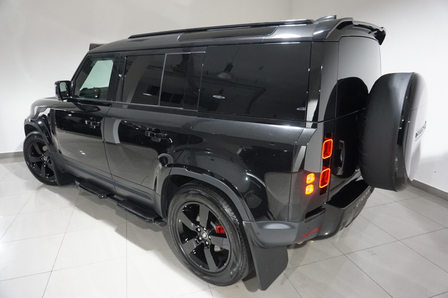 Used Land Rover Defender 110 for sale - 76989222: Photo 33