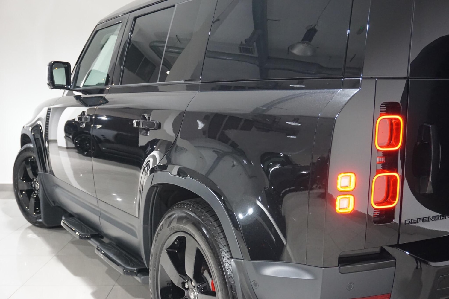 Used Land Rover Defender 110 for sale - 76989222: Photo 47